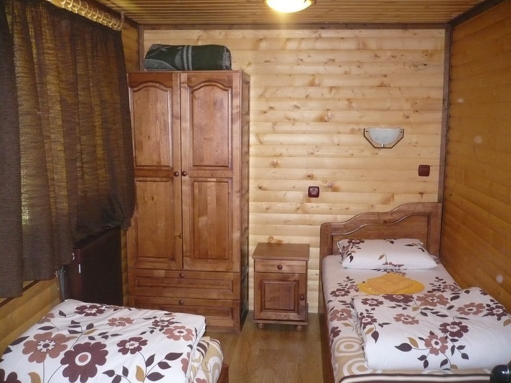 Guest House Chobaka Trigrad Rom bilde